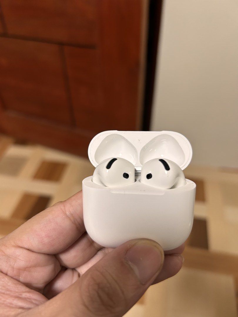 Original Apple Airpods 4 (Non ANC) (Category: Earphones) located in Manila. Submitted by Tjuan13 (Listing ID 1465526739, Image 1). Description: Try Secondhand Original Apple Airpods 4 (Non ANC) for only Php 5900 -100% Original -Free Usb C cable -Free Silicon Case -Smoothness 96% Front & 97% Back -Good battery life -Matagal Malowbat, Mabilis magcharge -Good quality -Crisp Button -Actual Photo -Ready to use -No Box -No swap -Free Shipping via Lalam