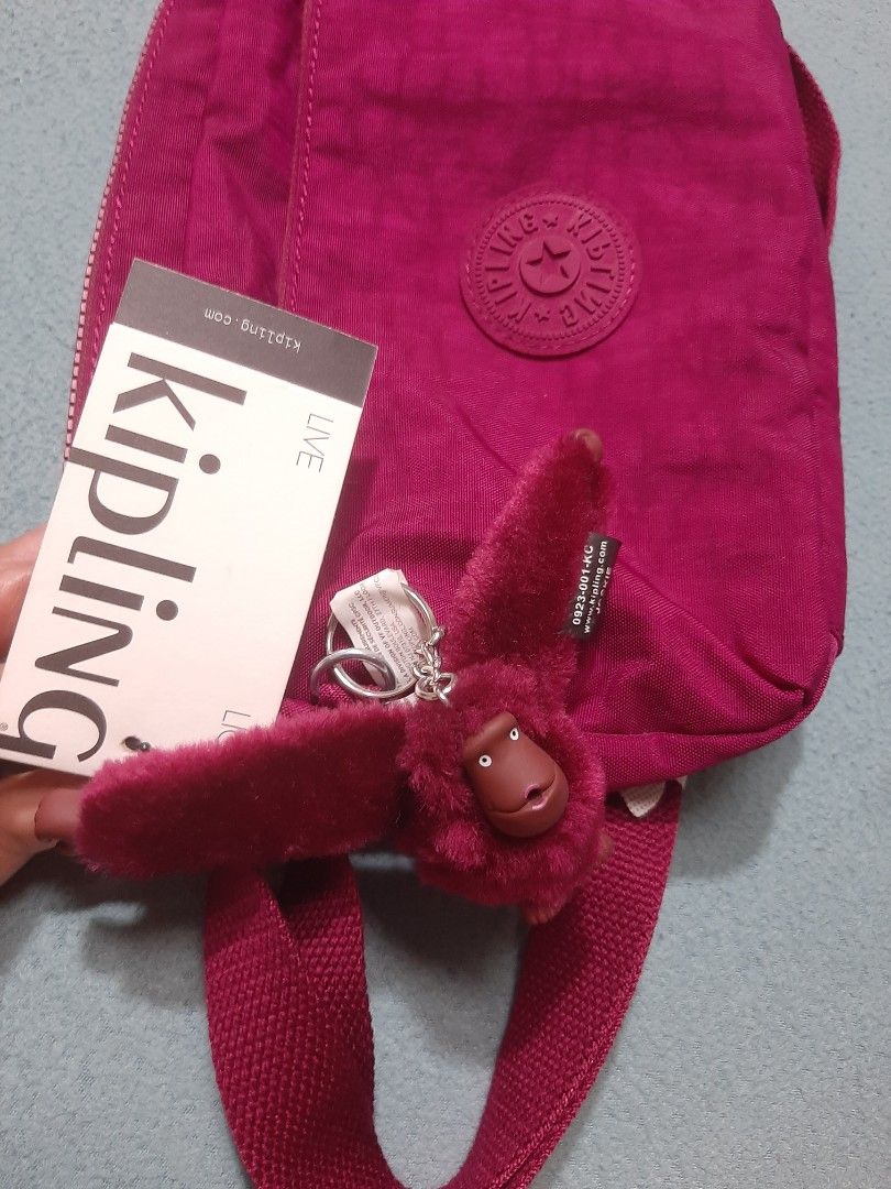 Original impores sling bag (Category: Cross-body Bags) located in Baras. Submitted by iambriane07 (Listing ID 1465566976, Image 1). Description: .
