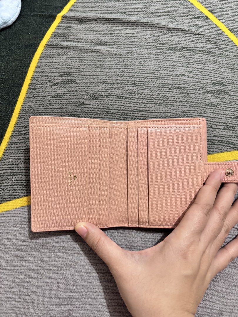 Original Jestina Short Wallet🍊 (Category: Wallets & Card holders) located in Manila. Submitted by anneprlvdbgs (Listing ID 1465480153, Image 3). Description: FOR SALE✨Paunahan lang mga sister😱 ang ganda neto😍 Guaranteed Original Jestina Short Wallet♥️ ✔️sign of usage only but still in very good condition. ✔️Ample card slots ✔️originally bought from korea ✔️first to pay only ₱ 580 only( LP).