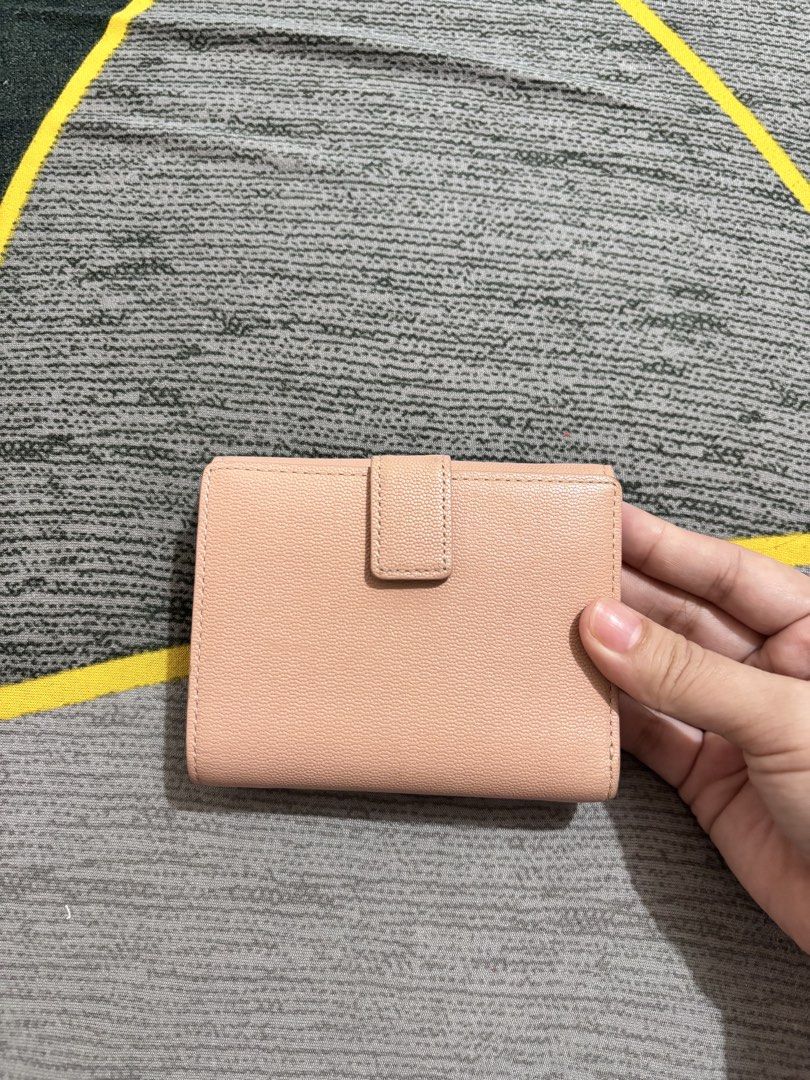 Original Jestina Short Wallet🍊 (Category: Wallets & Card holders) located in Manila. Submitted by anneprlvdbgs (Listing ID 1465480153, Image 2). Description: FOR SALE✨Paunahan lang mga sister😱 ang ganda neto😍 Guaranteed Original Jestina Short Wallet♥️ ✔️sign of usage only but still in very good condition. ✔️Ample card slots ✔️originally bought from korea ✔️first to pay only ₱ 580 only( LP).