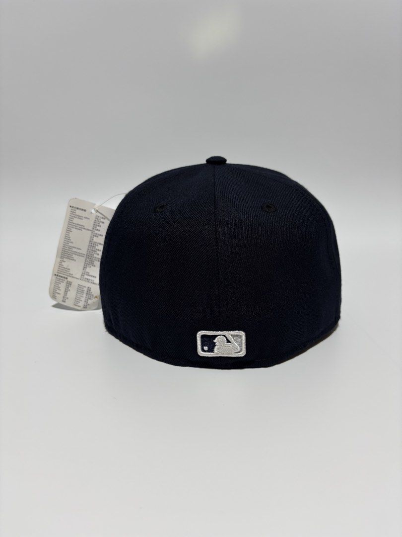 Original New Era Close Cap 💯 (Category: Caps & Hats) located in Tarlac. Submitted by outsource.psg (Listing ID 1465500757, Image 2). Description: Original New Era Close Cap 💯 Brand New (Pogi sa personal) NY Yankees (Official On-Field Cap) Size: 7 1/8 P1599 + Sf Dm Sure Buyer 🤍 .