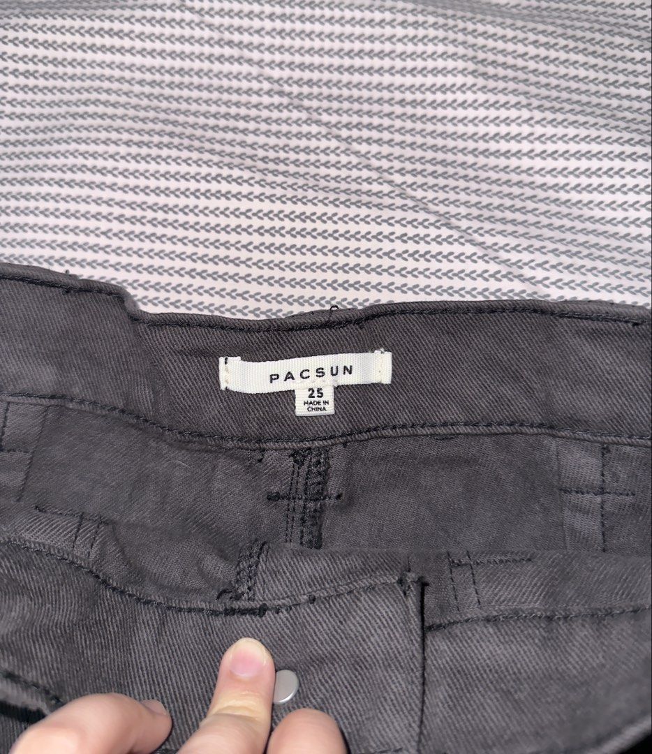 Pacsun Dark Grey Utility Cargo Shorts Size 25 (Category: Shorts) located in Santa Ana. Submitted by fatikilla (Listing ID 1465432302, Image 2). Description: - Brand: Pacsun - Size: 25 - Color: Dark Grey - Fit: High rise - Details: Front and back patch pockets, side hammer loop - Material: Structured and durable fabric - Condition: Great, ready to wear.