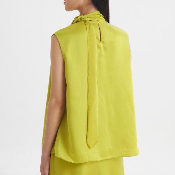 PAFON Silk Arryn Top - Lime (Category: Blouses) located in Mandaluyong City. Submitted by gnocchiwoki (Listing ID 1465508322, Image 1). Description: PAFON Silk Top Orig price 2k Size L to XL Used only once Loc: Mandaluyong.