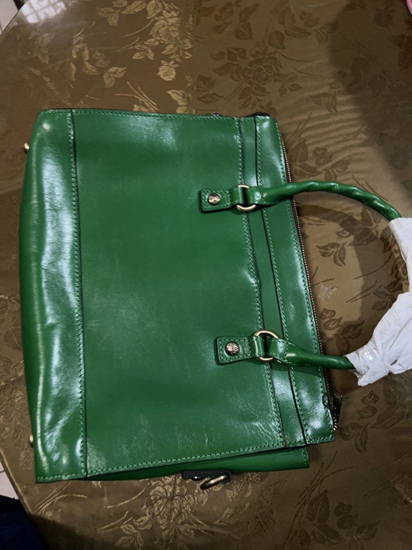 Patricia nash green leather hanbag (Category: Shoulder Bags) located in Taguig. Submitted by patrickbas46594 (Listing ID 1465451692, Image 2). Description: Brandnew never used Dm me for more details ty!.