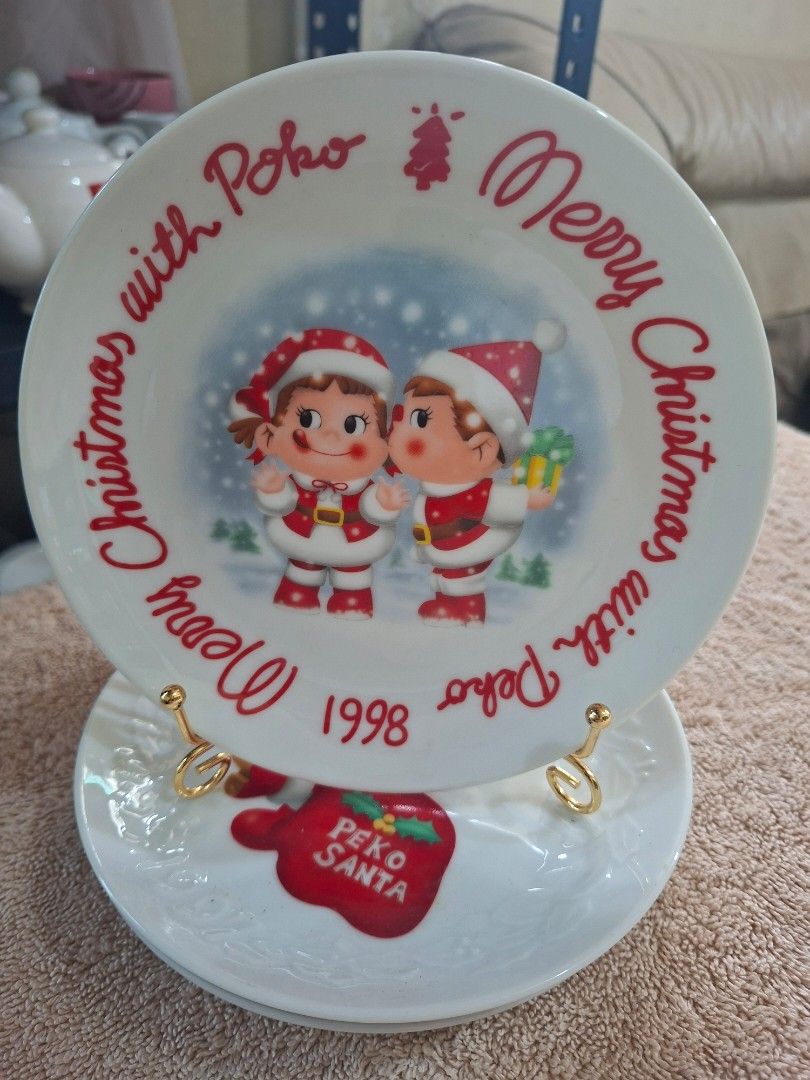 Peko Christmas Plate (Category: Dinnerware & Cutlery) located in Consolacion. Submitted by luxekerei (Listing ID 1465421170, Image 3). Description: .