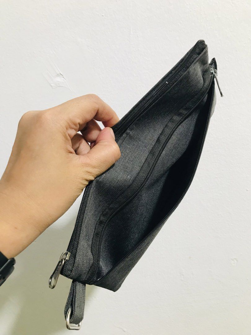 PEMCILHOLDER (Category: Purses & Pouches) located in Gamu. Submitted by 2022bagsbunny (Listing ID 1465415009, Image 3). Description: .