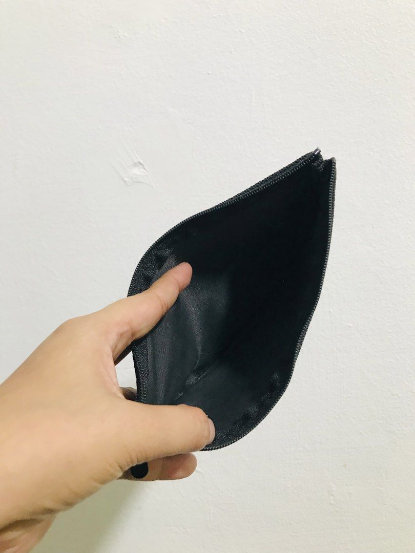 PENCILHOLDER (Category: Purses & Pouches) located in Gamu. Submitted by 2022bagsbunny (Listing ID 1465413497, Image 3). Description: .