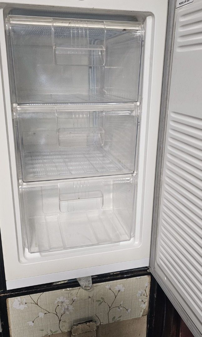 Personal Ref Fujidenzo (Category: Other Home Furniture) located in Pasig City. Submitted by hearty.e (Listing ID 1465440293, Image 2). Description: 4 cu. ft PersonL ref..