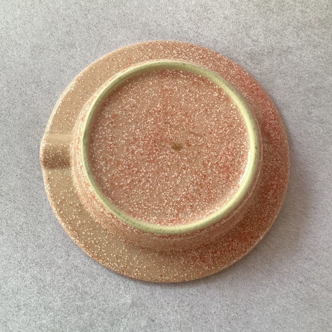 Pink Ashtray (Category: Other Home Decor) located in Davao. Submitted by eclectic1925 (Listing ID 1465547556, Image 3). Description: Php150 Pink Ashtray H: 1 inch L: 4.8 inches Please REVIEW PHOTOS We use 100% repurposed packaging materials SF starts at Php70 via Flash Express First to pay.