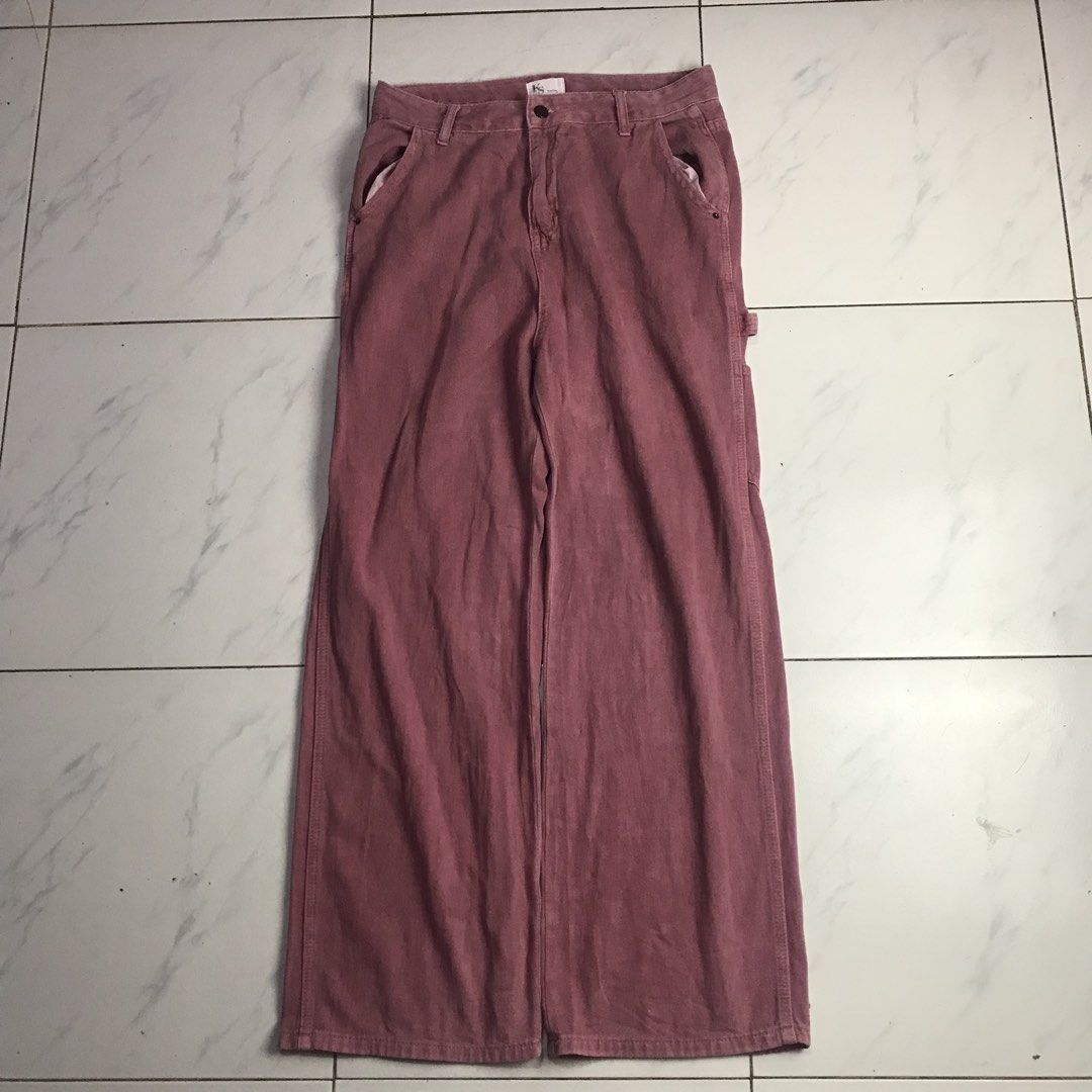 Pink carpenter pants (Category: Jeans) located in Davao. Submitted by frnzy05 (Listing ID 1465530332, Image 1). Description: Pink carpenter pants Size - Medium Waist - 32 Thigh - 13 Length - 42 Leg Opening - 11 Issues - need wash Condition - Very good 449 + sf.