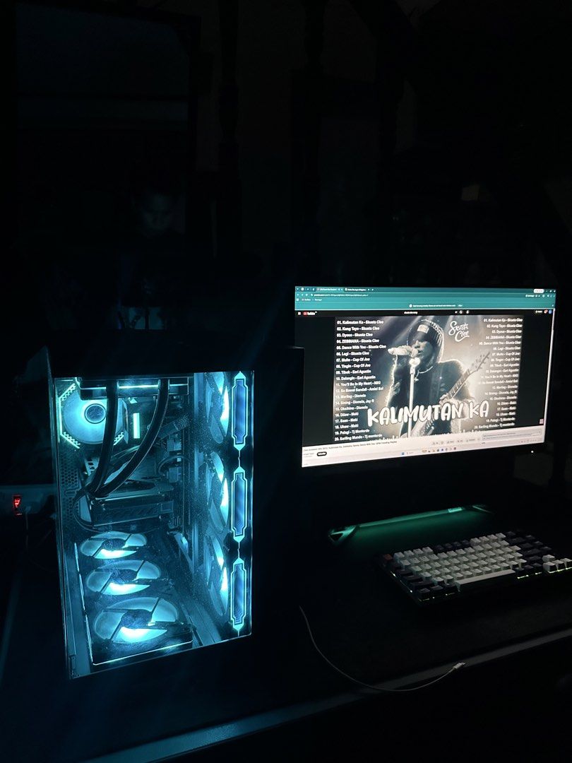 Plug n Play AM5 Platform Gaming PC (Category: Desktops) located in Taguig. Submitted by vinoyye (Listing ID 1465476629, Image 1). Description: Beware of scammers! I am the only one selling this unit! 💻 SPECS: • AMD **Ryzen 7 7700** — 8C/16T • B850M X WiFi R2 • RX 9060 XT 16GB • 16GB (2×8GB) TeamForce DDR5-6000 • MSI 1TB SSD • MSI A750BN 750W PSU • AIO: Deepcool Mystique 360mm 🚀 Great for 1080p / 1440p gaming, CS2, Valorant, Dota 2, Warzone, AAA