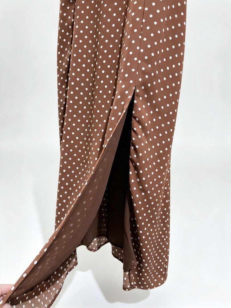 Polka dots dress with slit (Category: Dresses) located in Manila. Submitted by aemax.cgtrading (Listing ID 1465491054, Image 2). Description: .