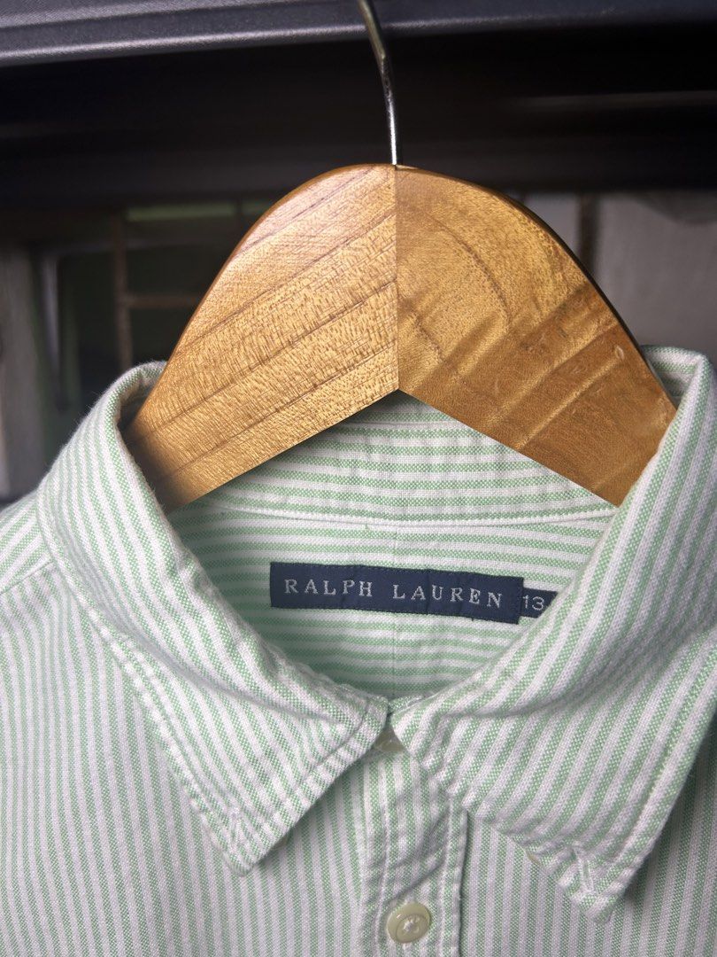 POLO RALPH LAUREN Button Down Shirt Green (Category: Longsleeves) located in Manila. Submitted by findswearv2_ (Listing ID 1465410722, Image 3). Description: POLO RALPH LAUREN Button Down Shirt Green Size 13 on tag (W-20 L-25) Condition : Excellent Condition Color rate : 10/10 Issue : Stain Last Pic issue Dm to purchased📩 📍Cavite.