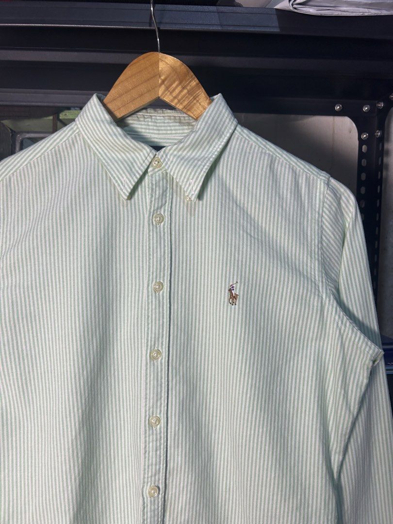 POLO RALPH LAUREN Button Down Shirt Green (Category: Longsleeves) located in Manila. Submitted by findswearv2_ (Listing ID 1465410722, Image 2). Description: POLO RALPH LAUREN Button Down Shirt Green Size 13 on tag (W-20 L-25) Condition : Excellent Condition Color rate : 10/10 Issue : Stain Last Pic issue Dm to purchased📩 📍Cavite.