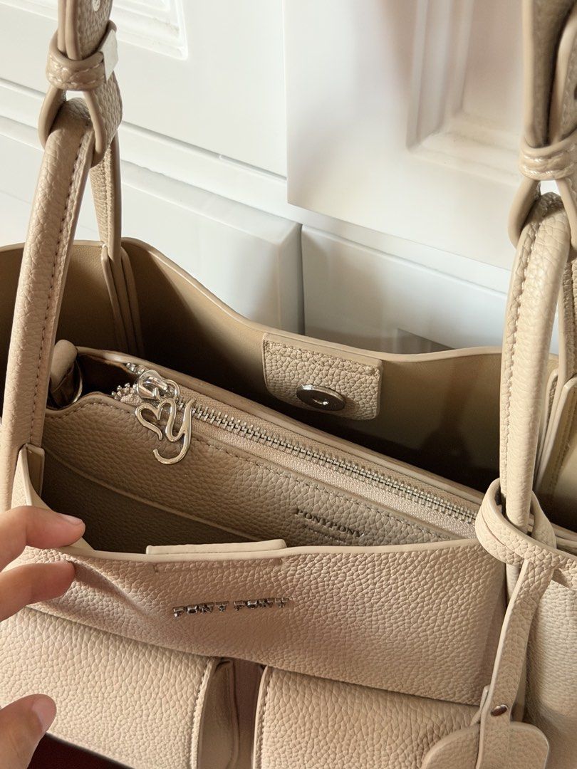 Pony28 Secret Handbag BKK (Category: Shoulder Bags) located in Subic. Submitted by esteile30 (Listing ID 1465485040, Image 2). Description: RFS: Nakastock lang, complete inclusions w/ dust bag, pouch and extra strap.