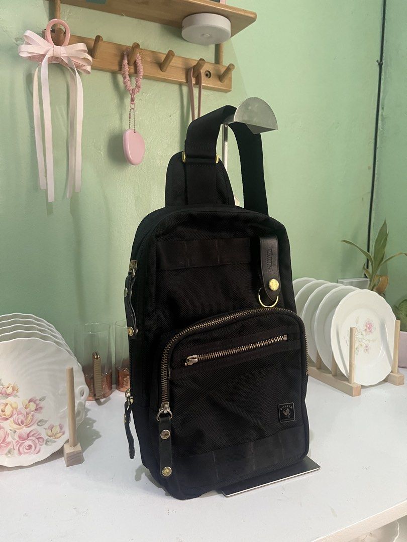 porter crossbody bag (Category: Sling Bags) located in Manila. Submitted by thriftniyuno (Listing ID 1465433927, Image 2). Description: Porter.