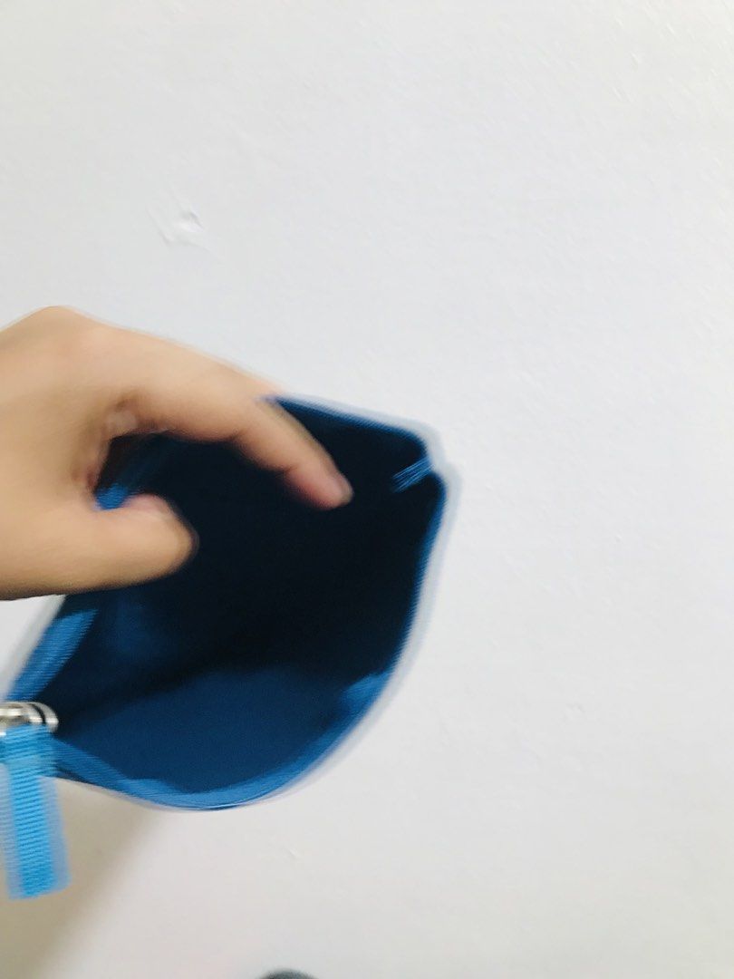 POUCH (Category: Purses & Pouches) located in Gamu. Submitted by 2022bagsbunny (Listing ID 1465406937, Image 3). Description: .