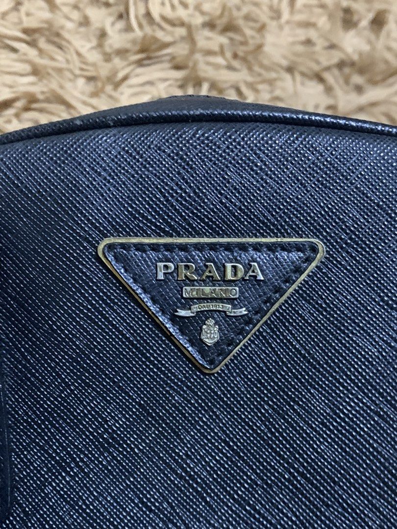 Prada (Category: Luxury Bags & Wallets) located in Legazpi City. Submitted by casanibrah33153 (Listing ID 1465401580, Image 3). Description: .