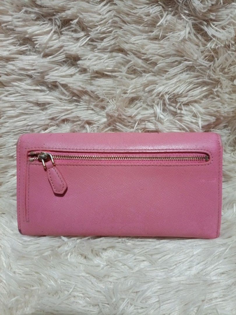 PRADA Long Wallet ( authenticity is not guaranteed ) (Category: Wallets & Card holders) located in Davao. Submitted by hermiepiam75360 (Listing ID 1465511999, Image 2). Description: .