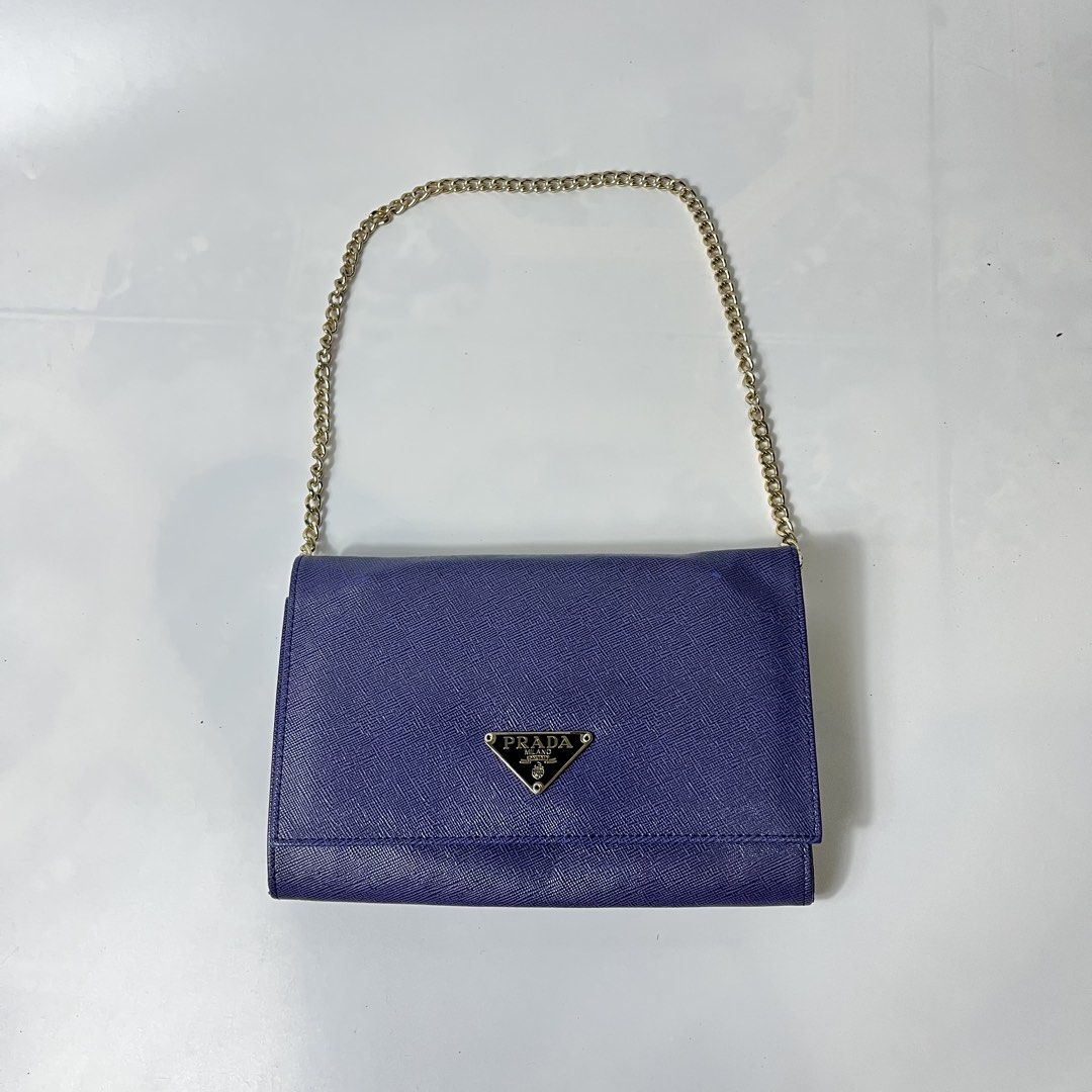 Prada saffiano leather (Category: Luxury Bags & Wallets) located in Iloilo. Submitted by profitpicks (Listing ID 1465539820, Image 1). Description: .
