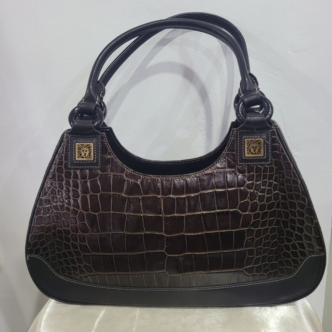 PRE-LOVED BAG2 (Category: Shoulder Bags) located in Dasmarinas. Submitted by bome1 (Listing ID 1465407717, Image 1). Description: Good Condition.