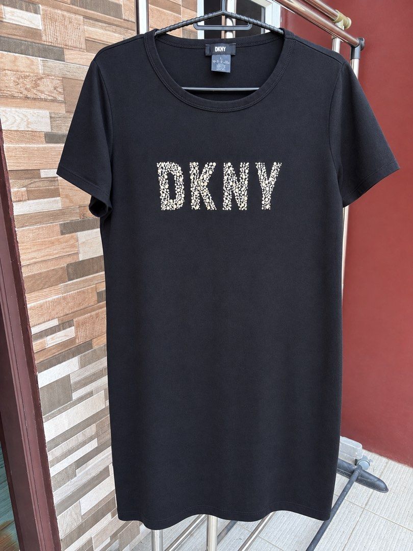 Preloved DKNY Black Dress (Category: Dresses) located in Malolos. Submitted by cheerz21 (Listing ID 1465469988, Image 1). Description: Preloved DKNY dress Color Black- 10/10 Medium stretch fabric In excellent condition Size US Large- Bust 40” Length 36” No return, no exchange. If in doubt, do not buy. #DKNY #dress #womensdress #dknydress #miniblackdress #blackdress.