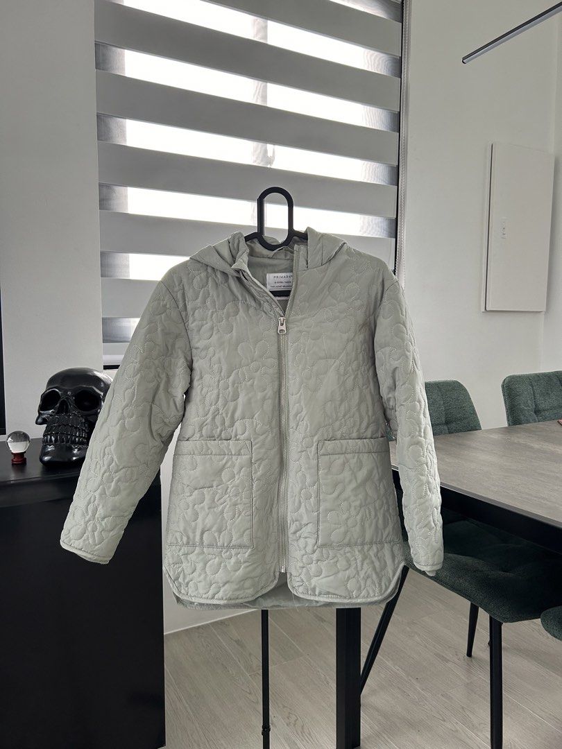 Primark Quilted Floral Pattern Hooded Jacket (9-10 years old) (Category: Babies & Kids Fashion) located in Dasmarinas. Submitted by sfclosetcleanup (Listing ID 1465431068, Image 2). Description: .