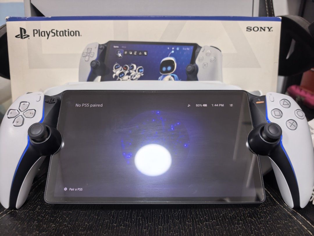 PS PORTAL (Category: PlayStation) located in Navotas City. Submitted by emembravocastillo (Listing ID 1465426328, Image 2). Description: SELLING PO SECOND HAND PS PORTAL 9K. Complete with box, charger, tempered, pouch bag, grip case, jelly case. No history of repair. Minimal sign of usage only. All goods pa din sa unit. RFS: Wala na yung PS5 kaya i dispose na din. (MEET UP ONLY PARA MA CHECK AND PARA FOR ASSURANCE NG BOTH SIDES).