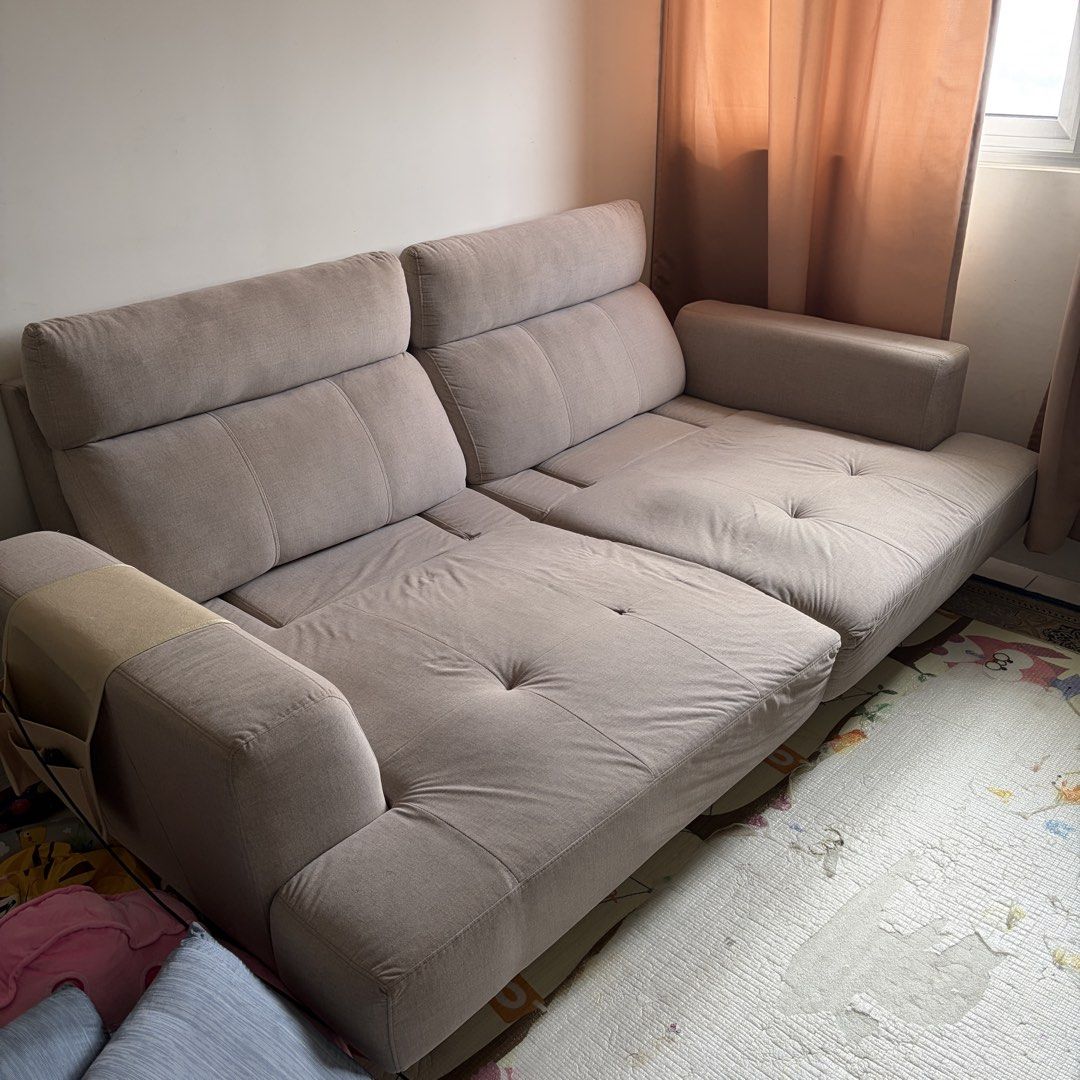 Pull sofa large beige (Category: Sofas) located in Kuala Lumpur. Submitted by da.closets (Listing ID 1465427239, Image 1). Description: Product Dimension (mm): • 3 Seat: 1020H x 1070D x 2370L Product Details: • Metal leg • Solid hard wood frame • High density foam • Pocket spring • Water resistant • Adjustment backrest Sofa sahaja Boleh recline Besar mcm duduk 4 orang pun muat Wear & tear biasa Fabric tahan koyak/calar & senang kering Lalamove be
