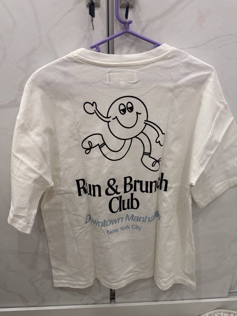 pull&bear run & brunch club white oversized shirt (Category: Shirts) located in General Santos City (Dadiangas). Submitted by vxiechii (Listing ID 1465506815, Image 2). Description: - never worn but no tag - !! despite being small, big enough to big medium !! - pay as you order + jnt/lbc.
