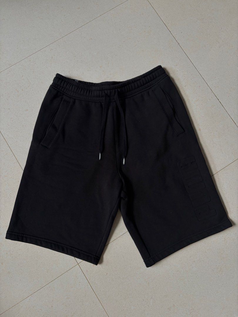 Puma Black Sweatshort (Category: Shorts) located in Manila. Submitted by soaringblaze_ (Listing ID 1465435249, Image 1). Description: Puma Modern Basics Fleece Sweat Shorts Size Small on tag size 27-29 Length 20.