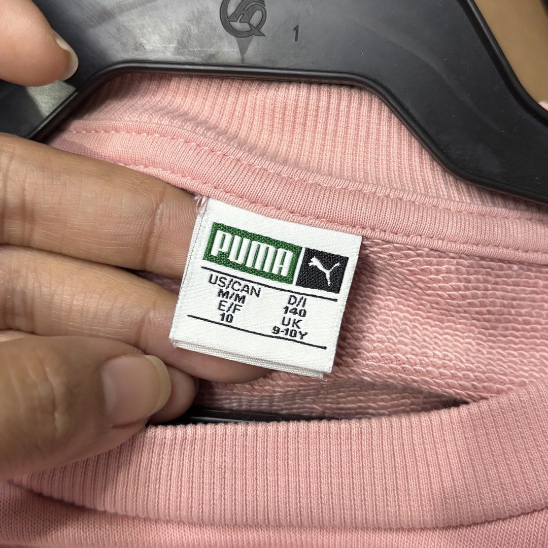 Puma kids x elmo crop sweaters (Category: Babies & Kids Fashion) located in Valenzuela. Submitted by thriftynanay88 (Listing ID 1465457036, Image 2). Description: Size 9-10Y on tag kinda run small.