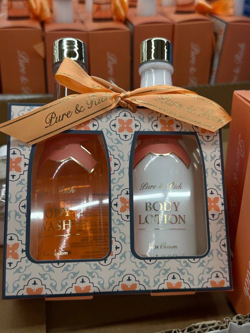 Pure and rich champaigne duo (Category: Bath) located in Manila. Submitted by aurelleph (Listing ID 1465527731, Image 1). Description: 🎀FOLLOW OUR FB, IG AND TIKTOK Stay updated with our latest products, new arrivals, announcements, and restocks. IG: @aurellephofficial FB: Aurelle TIKTOK: aurellephofficial See you there! ♡ .