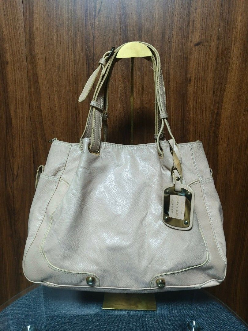 Queen's Tiara Pebbled—Shoulder Tote Bag (Category: Shoulder Bags) located in Baguio. Submitted by luxuryvaultbagsandfashion (Listing ID 1465477184, Image 2). Description: ✨👜Queen’s Tiara Cream Pebbled Shoulder Tote Bag👜✨ Crafted in a soft cream/beige tone with a textured pebbled finish, it effortlessly balances a relaxed silhouette with a polished, high-end look. Perfectly spacious and organized for daily use or office wear. Features & Specific
