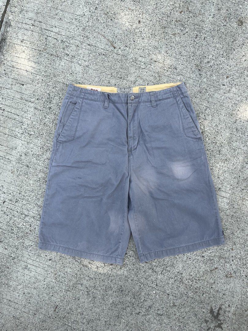 Quiksilver Grey Skate Shorts (Category: Shorts) located in Cebu City. Submitted by guttathreads (Listing ID 1465459056, Image 1). Description: - Brand: Quiksilver - Color: Grey - Style: Classic skate, relaxed fit - Features: Multiple utility pockets, belt loops - Details: Signature back pocket patch logo and embroidered mountain wave logo near the hem - Condition: Excellent pre-loved condition.