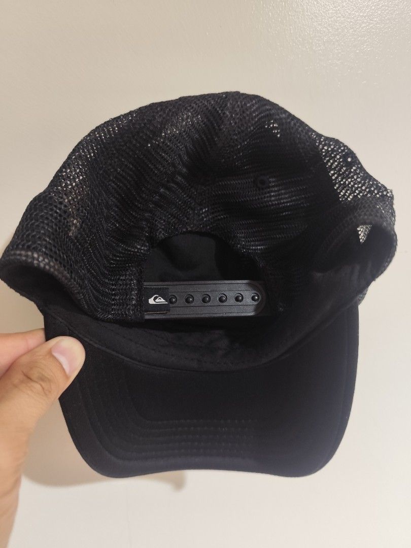 Quiksilver tracker cap (Category: Caps & Hats) located in Makati City. Submitted by hoykii (Listing ID 1465496759, Image 3). Description: SIZE: 53CM ISSUE: NONE 150 PHP.