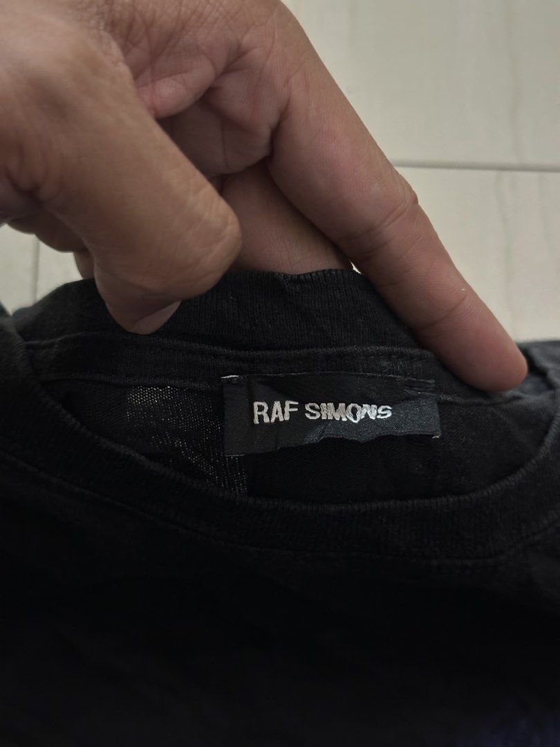 Raf simons (Category: Activewear) located in Alitagtag. Submitted by bhthrift_30 (Listing ID 1465504300, Image 2). Description: Raf simons Large 850+sf Dm📩.