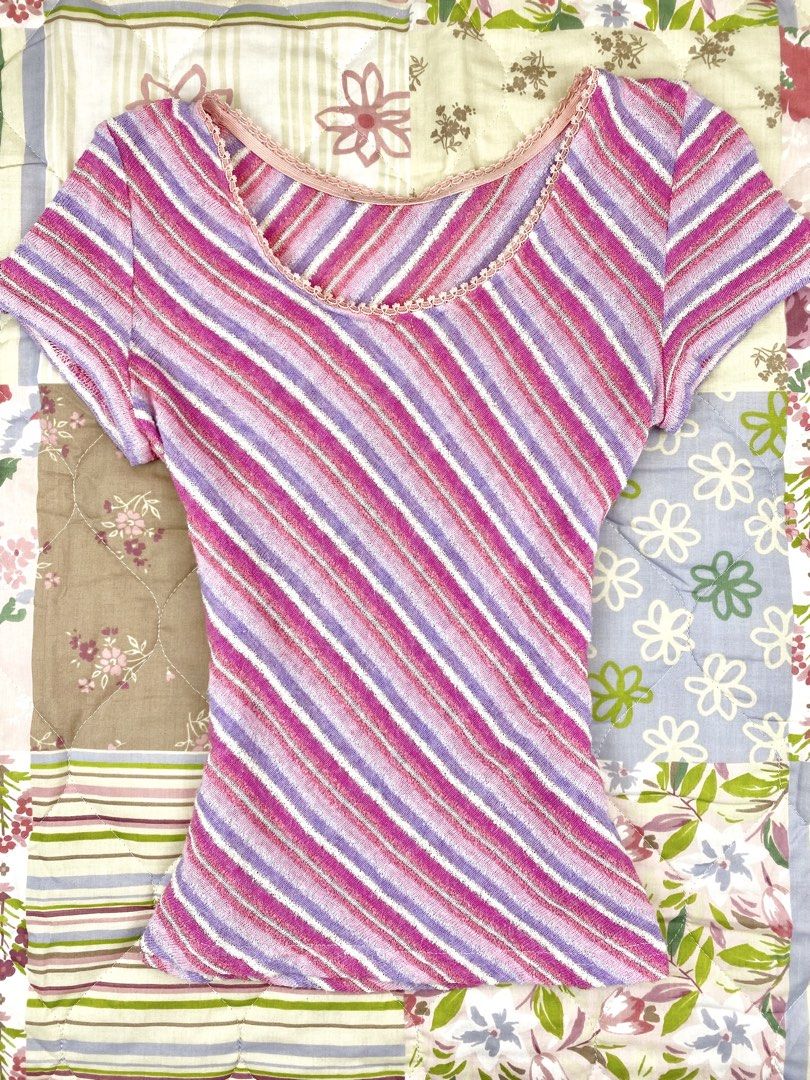 Random Mettalic Diagonal Striped Scoop Neck Top (Category: Blouses) located in Angeles City. Submitted by fruits.ph (Listing ID 1465427556, Image 2). Description: Measurements B:14” W:12.5” L:19.5” Size on Tag: ❌ Best Fit: M-L *Flat lay measurements* Mannequin Size: M (34”; 25”) Color Rate: 10/10 Flaws: None Fabric Type: Cotton Polyester/ Stretchable Fabric ***Color may vary due to lighting. This item is properly washed and disinfected.*** .