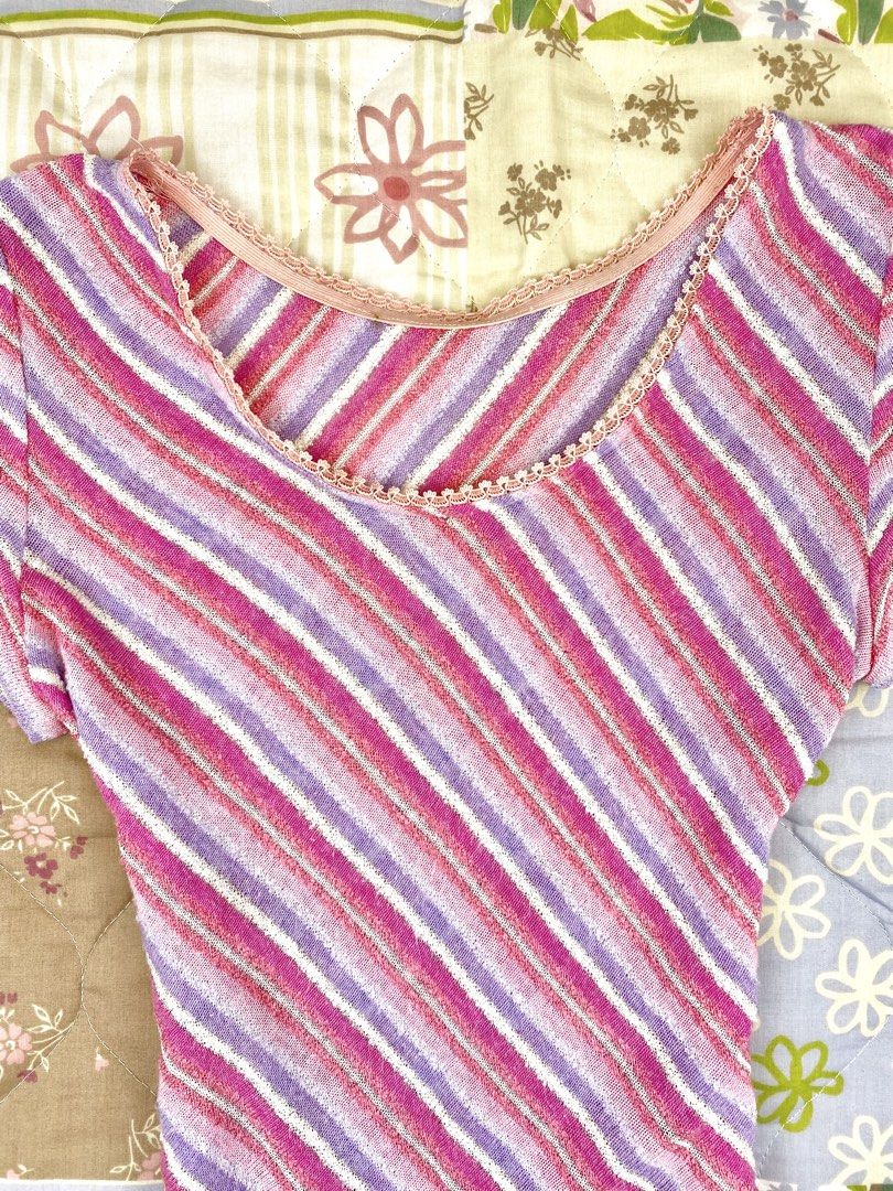 Random Mettalic Diagonal Striped Scoop Neck Top (Category: Blouses) located in Angeles City. Submitted by fruits.ph (Listing ID 1465427556, Image 3). Description: Measurements B:14” W:12.5” L:19.5” Size on Tag: ❌ Best Fit: M-L *Flat lay measurements* Mannequin Size: M (34”; 25”) Color Rate: 10/10 Flaws: None Fabric Type: Cotton Polyester/ Stretchable Fabric ***Color may vary due to lighting. This item is properly washed and disinfected.*** .