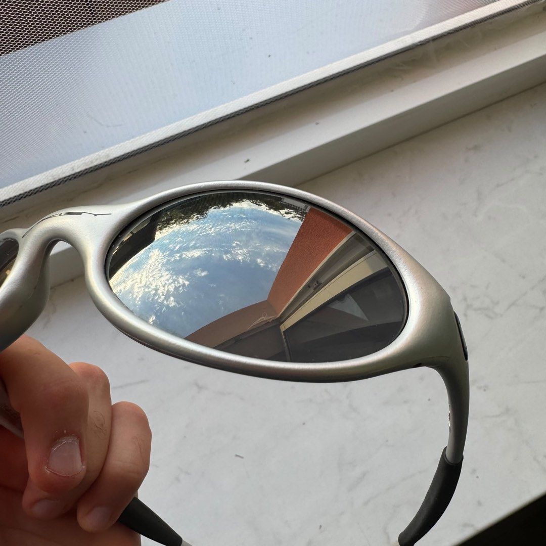 Rare vintage oakley eye jacket grey mint condition (Category: Sunglasses & Eyewear) located in Taguig. Submitted by just_us (Listing ID 1465435884, Image 3). Description: Unit and pouch only Mint condition no issue Good as new .