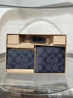 (Category: ) located in . Submitted by authentic_coach_mk_bag_murah (Listing ID 1465494555, Image 1). Description: .