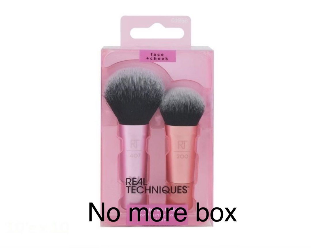 Real Techniques Makeup Brushes - Travel Duo (Category: Makeup) located in Quezon City. Submitted by toni.rose (Listing ID 1462289687, Image 2). Description: - Real Techniques Travel Duo - RT 407 Fluffy Powder Brush - RT 200 Dense Foundation Brush - Sold as a set - Bought in Watsons - No more box - RFS: Received a new brush set .
