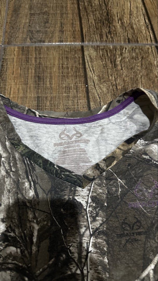 REALTREE TSHIRT (Category: Tshirts & Polo Shirts ) located in Manila. Submitted by urban-vintage_2 (Listing ID 1465530581, Image 3). Description: ISSUE: NONE( NEED WASH ) MOP :GCASH ( NO COD ) SHIP VIA : LALAMOVE & J&T LOCATION : PASIG CITY LENGTH : 25 WIDTH : 17.