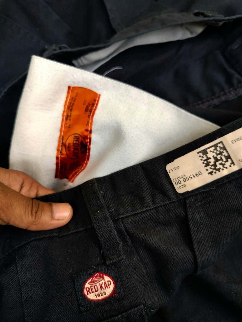 Red Kap Black Cargo Shorts Size 36 (Category: Shorts) located in Manila. Submitted by virgiliosa38485 (Listing ID 1465507551, Image 2). Description: - Brand: Red Kap - Color: Black - Size: 36 -Length 23 - Style: Classic workwear cargo shorts with iconic Red Kap 1923 logo tag - Features: Multiple side and back pockets for heavy-duty storage - Closure: Secure button closure with zip fly - Material: Sturdy, durable fabric construction - Condition: E