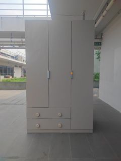 Wardrobe and Dressing Tables自訂分類第三件商品