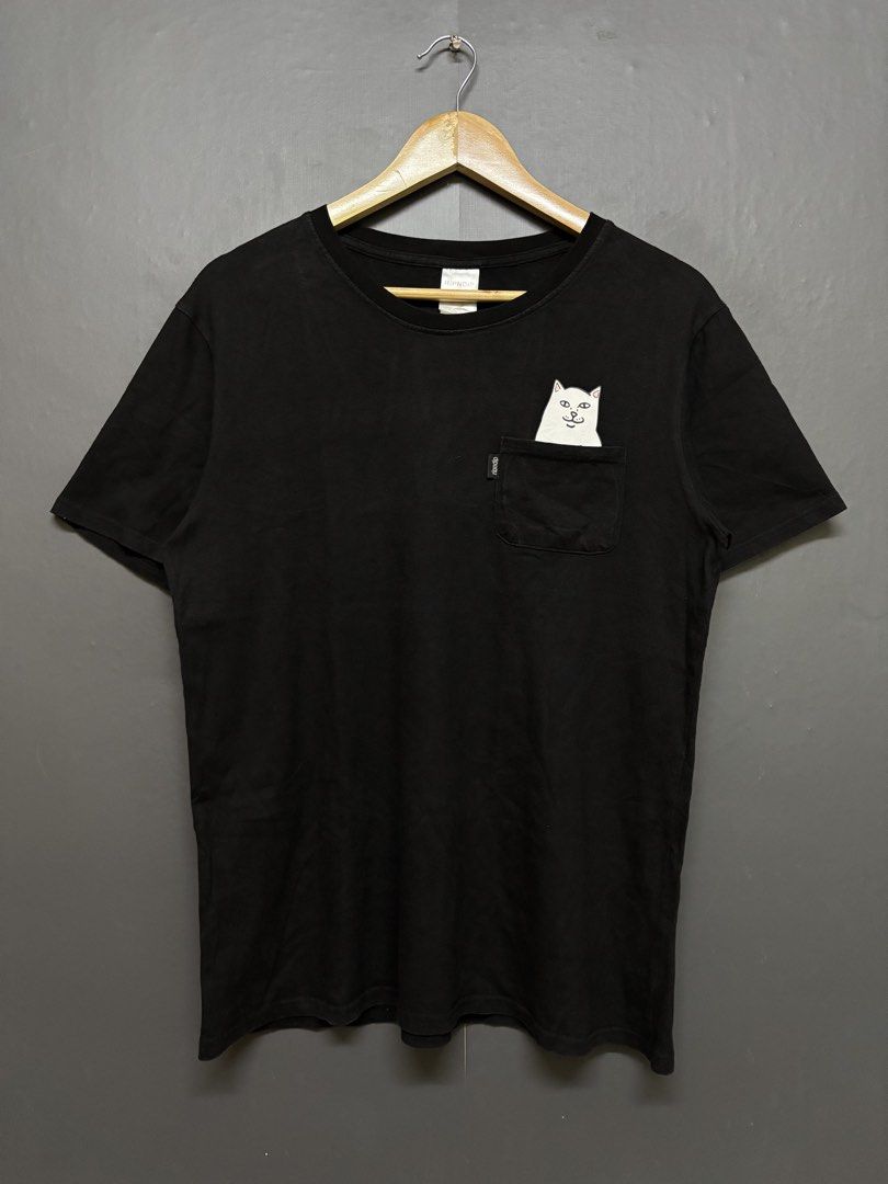 Rip n Dip (Category: Tshirts & Polo Shirts ) located in Cavite. Submitted by staythrifted.23 (Listing ID 1465399298, Image 1). Description: Medium Dimes : Length 26 Width 20 Condition : Excellent Color rate : 9.5/10 Issue : ❌ Loc. Cavite We ship nationwide Payment first .