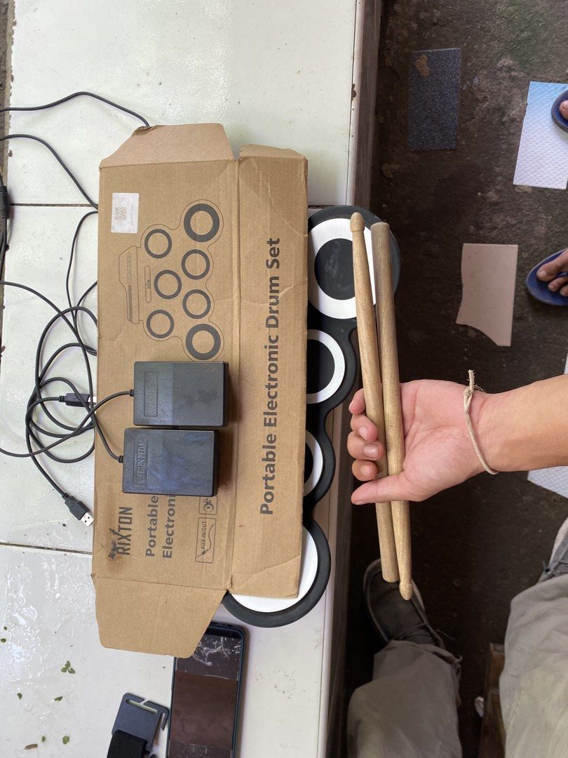 Rixton Portable Electronic Drum Set (Category: Musical Instruments) located in Veruela. Submitted by owwwhellnah (Listing ID 1465409828, Image 1). Description: 🥁 RIXTON Portable Electronic Drum Set — ₱1,500 NEGOTIABLE * Used twice ra * All working / tested * Complete with drumsticks & 2 pedals * With cables/power supply * Clean and well-kept * Meet-up available * Shipping also possible if needed * RFS: Seldom used / no longer needed 📍 Meet-up: 