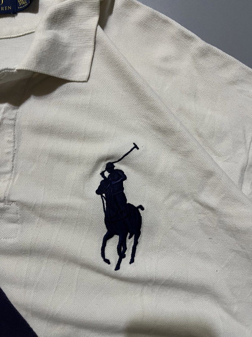 RL POLO💋 (Category: Activewear) located in Santa Cruz. Submitted by __incognito (Listing ID 1465406634, Image 2). Description: RL POLO💋 32 width 33 length -issue minimal yellow stain washable.