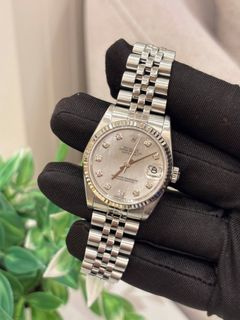 (Category: ) located in . Submitted by watchluxury888 (Listing ID 1465471222, Image 1). Description: .