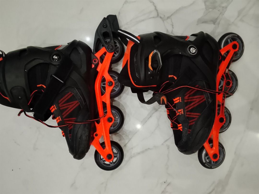 Roller Blade shoes (Category: Skates, Rollerblades & Scooters) located in Quezon City. Submitted by kema2191 (Listing ID 1465463007, Image 3). Description: Size 11 men's Size 13 women's.